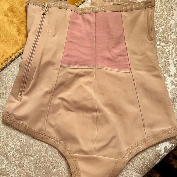 NIB Bellefit Dual Close Postpartum Girdle C-Sections or Natural Birth Size XS - Picture 8 of 9